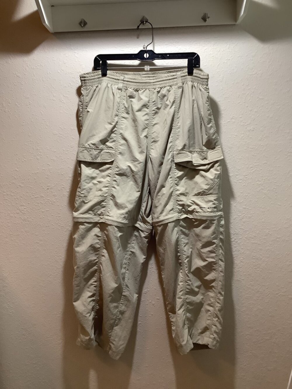 Columbia PFG Women's Fishing Pants Zip Shorts Pockets Beige - Size 32 XL XLarge